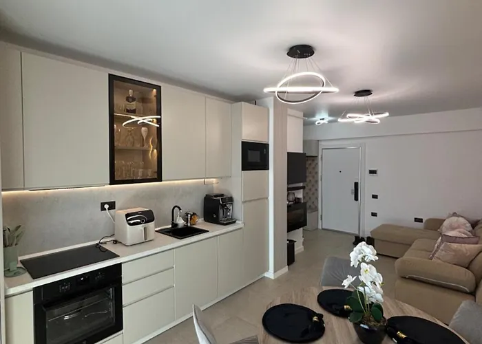 Alezzi Odyssey Apartment *