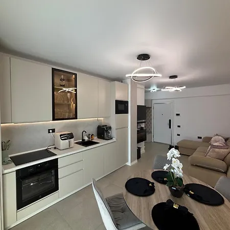 Alezzi Odyssey Apartman *